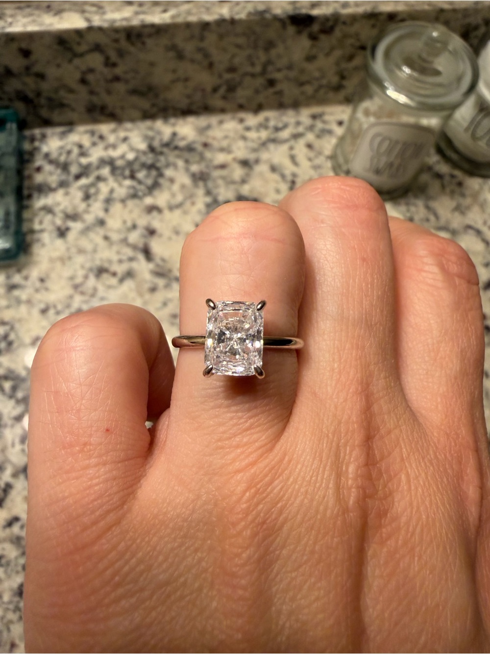 Solitaire Cushion-Cut Clear Stone Ring in Silver “Vacation ring” 2ct